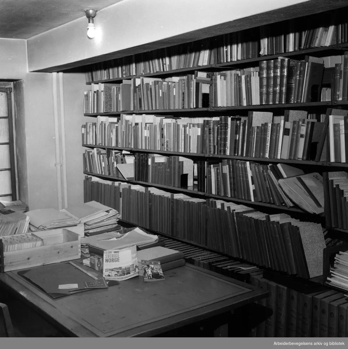 Universitetsbiblioteket. Juni 1957
