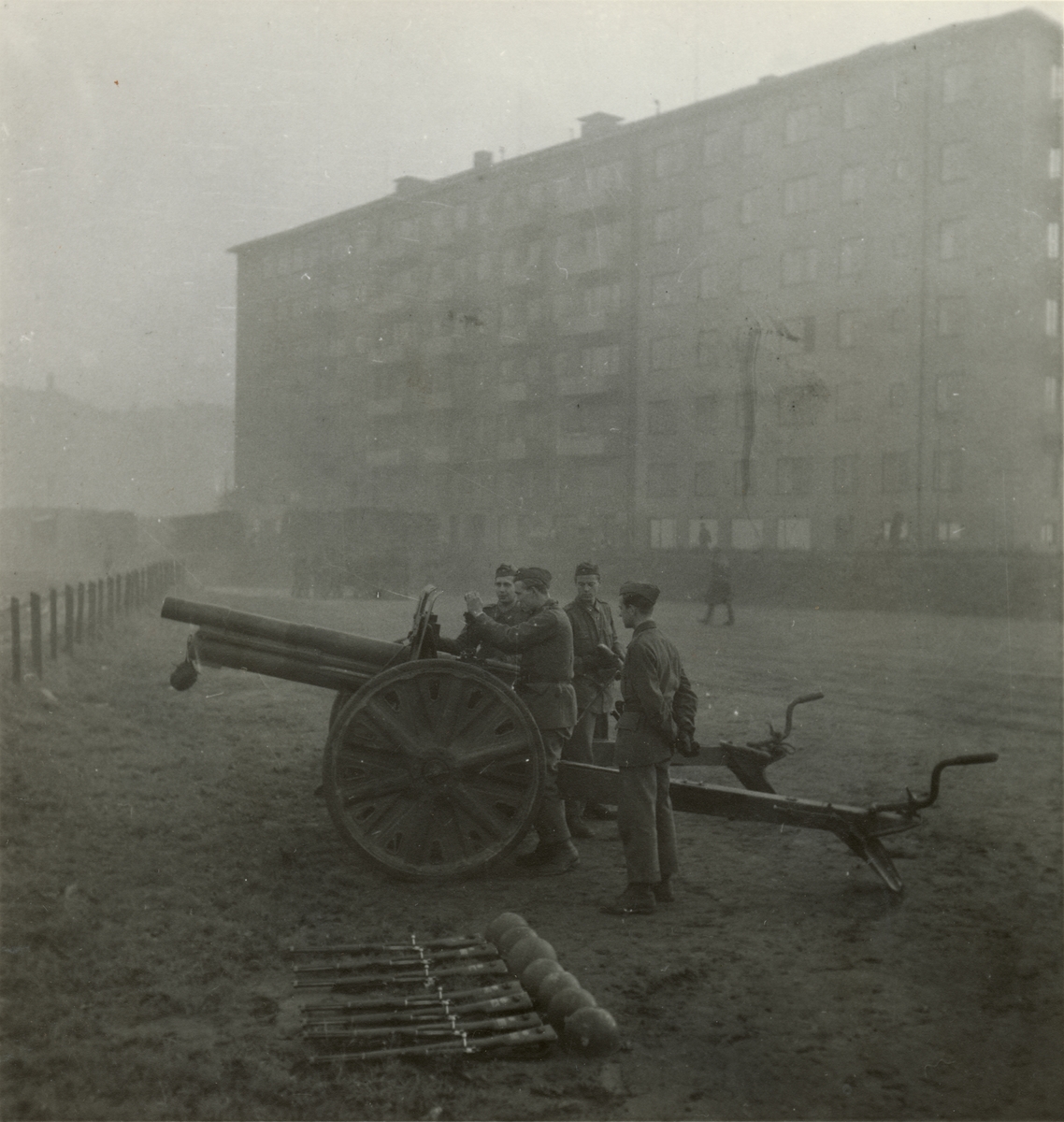 Pjäsexercis med 7,5 cm kanon m/1902-33, Svea artilleriregemente A 1, våren 1947.
