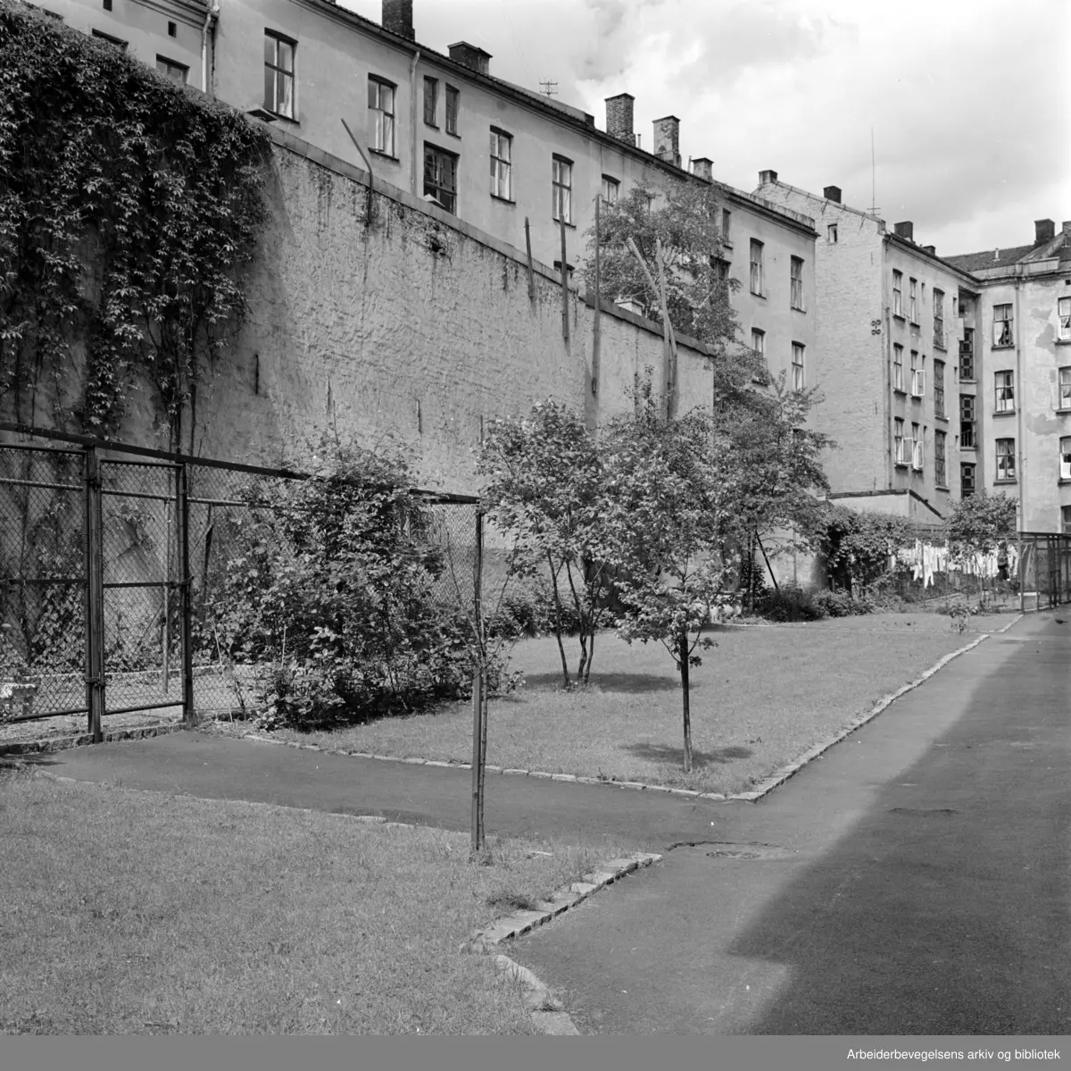 Valdresgata 16. Juni 1962