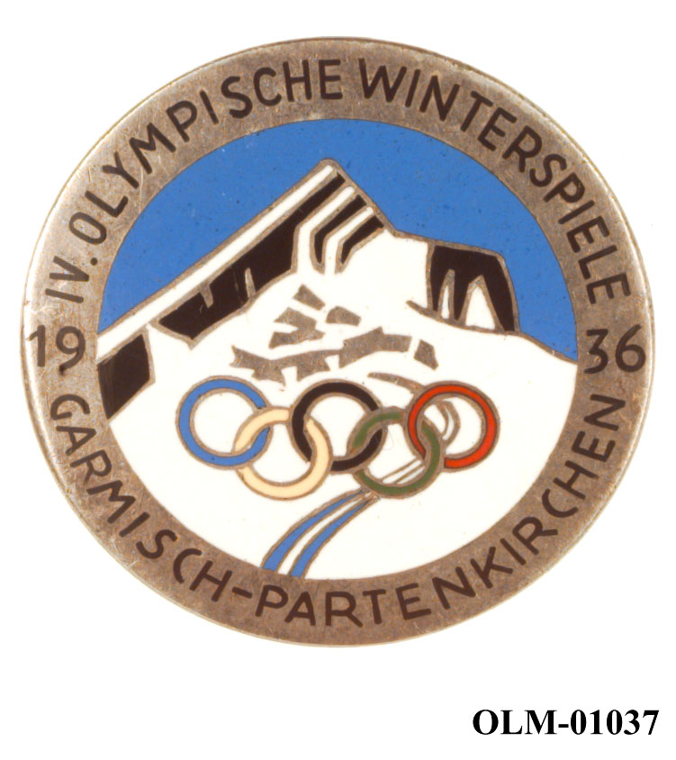 Inneholder 101 merker, pins og  medaljer.
Guttorm Berge tok tilbake samlingen 21.mai 1996.-notert i aksesjonsboken.