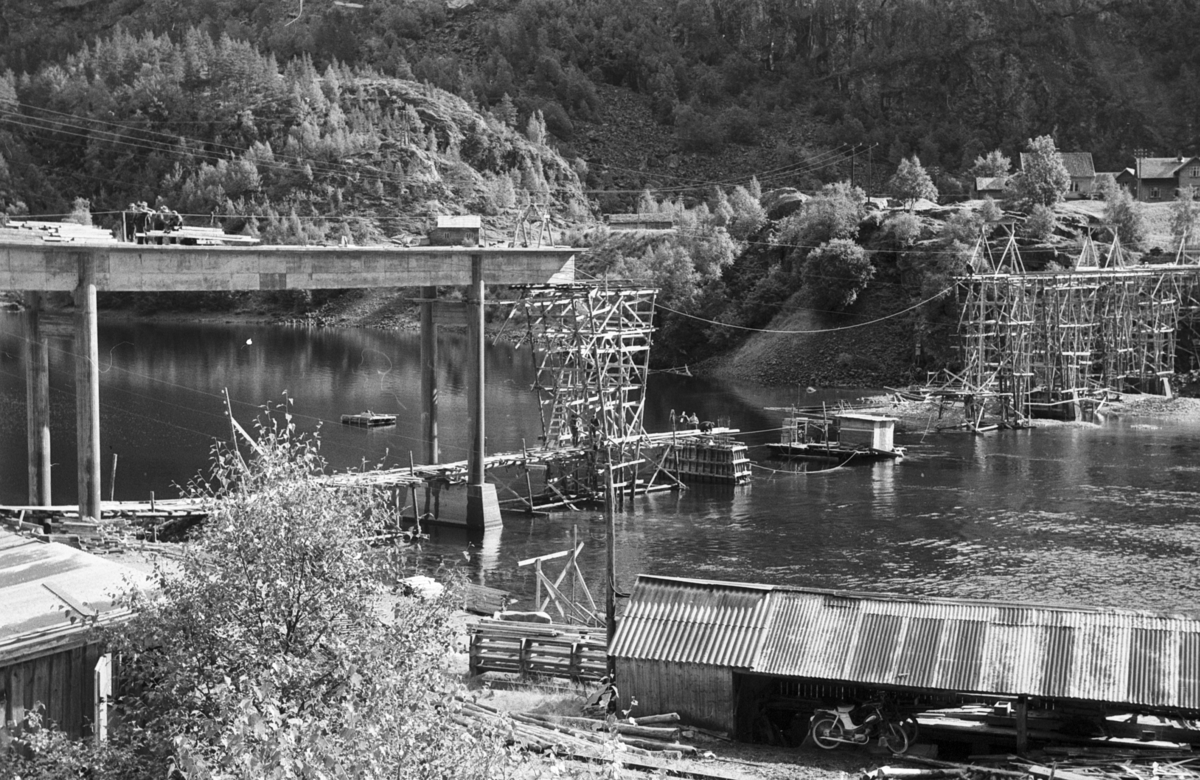 Suldalslågen og Sandfjorden. Oktober 1962. Ved Kvilldal kraftverk