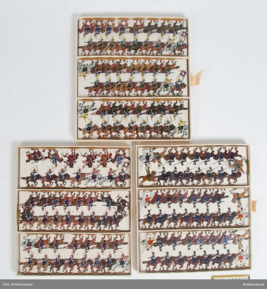 Kavalleri från Frankrike från Napoleonkrigen.
Tre lådor med figurer.
Fabriksmålade.