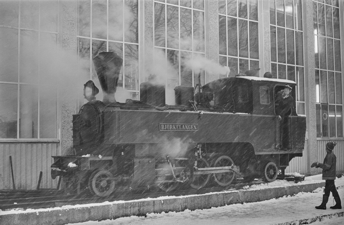 Urskog-Hølandsbanens lokomotiv nr. 5 Bjørkelangen ved Norges Tekniske Høyskole i Trondheim.