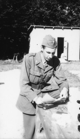 Olsson, sergeant, A 6.