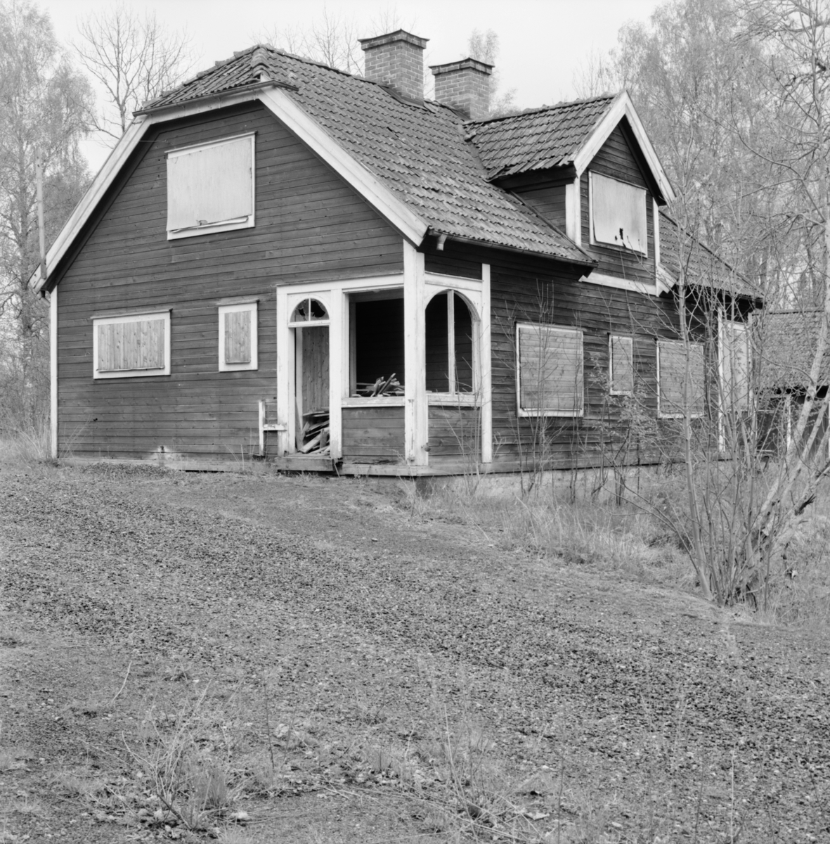 "Sågvillan", bostadshus för tre familjer, Dannemora Gruvor AB, Dannemora, Uppland maj 1991