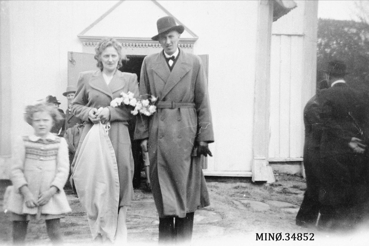 Bryllup. Jorunn Olafsdatter Eggen, f. 7. 9. 1916, gift med Trygve Olsen Wang (17. 1. 1913-28. 2. 1981)
