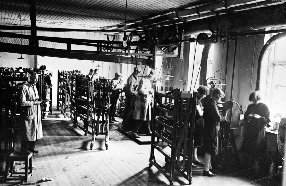 Interiør, Norrøna skofabrikk, arbeidere.