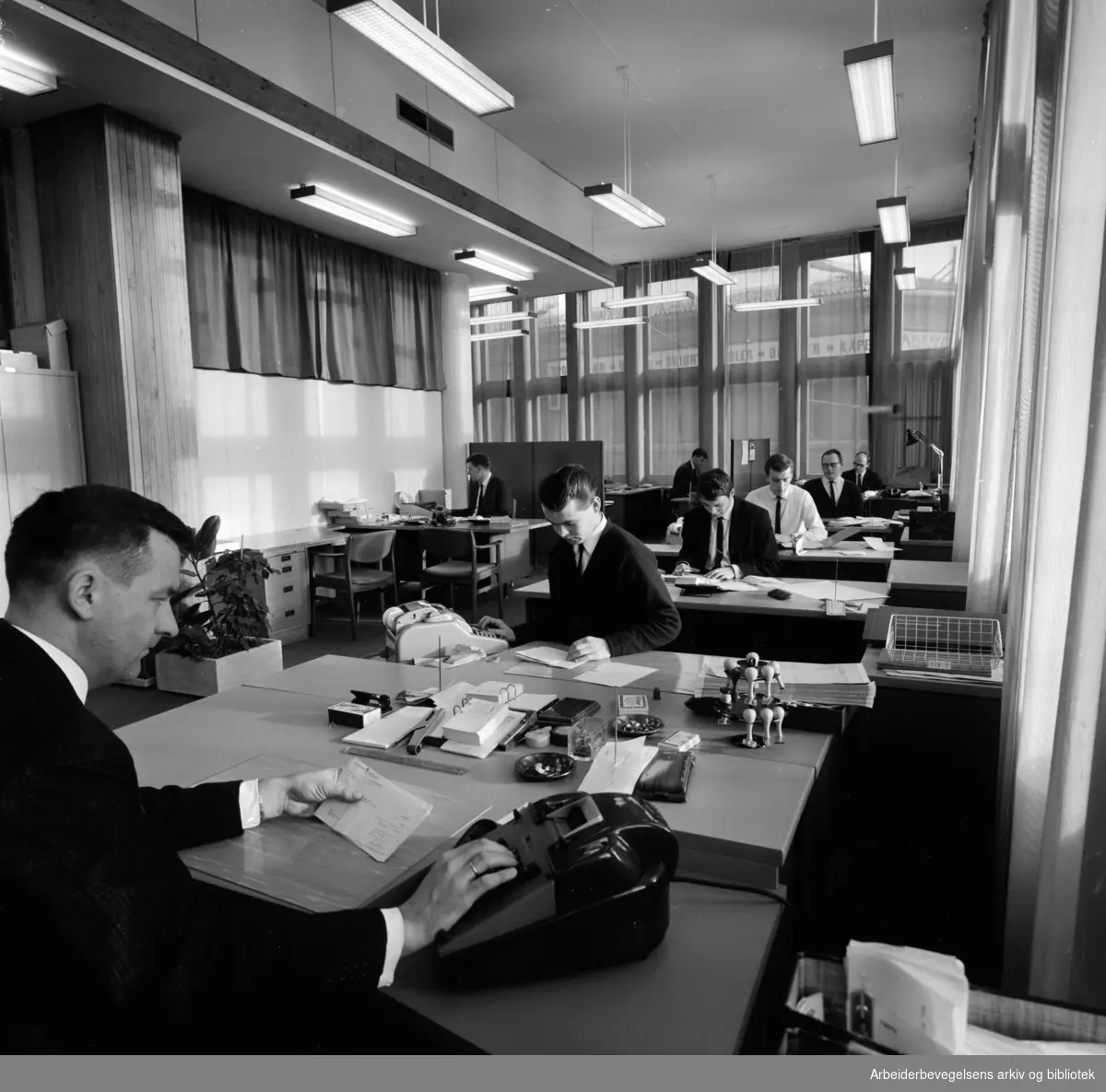 Landsbanken. Arbeidernes Landsbank på Youngstorget..Februar 1968