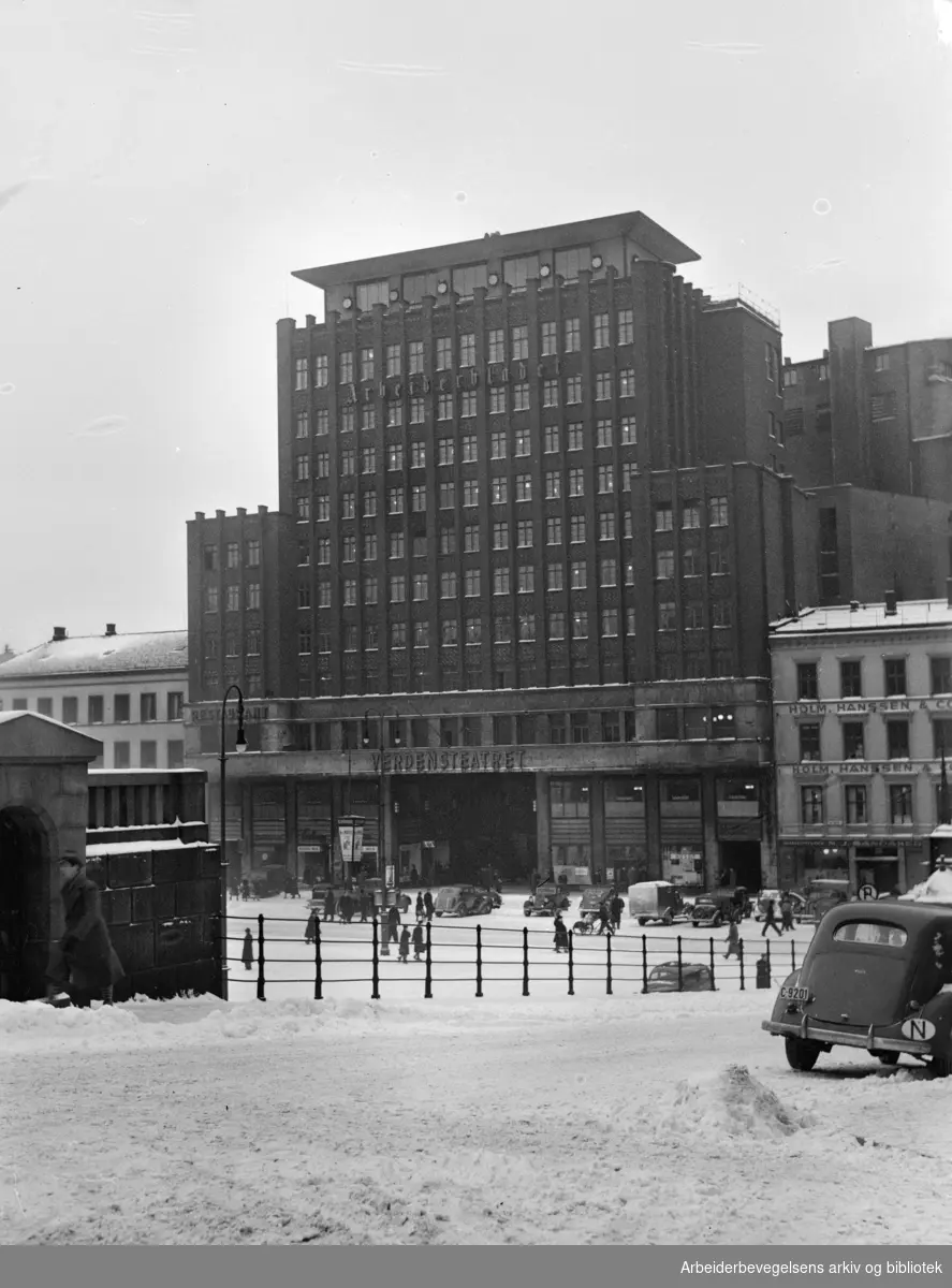 Folketeaterbygningen. Januar 1954