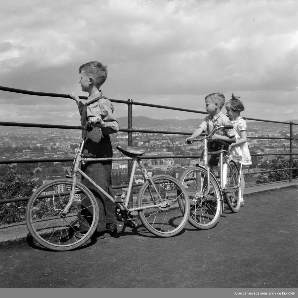 Ekeberg. Utsikt fra Ekeberg. Juni 1954