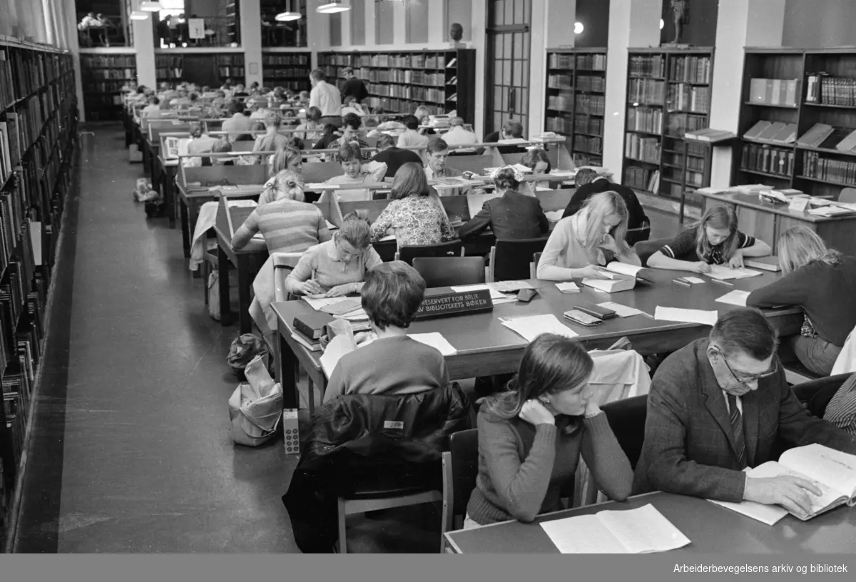 Deichmanske Bibliotek: Interiører. Mai 1970