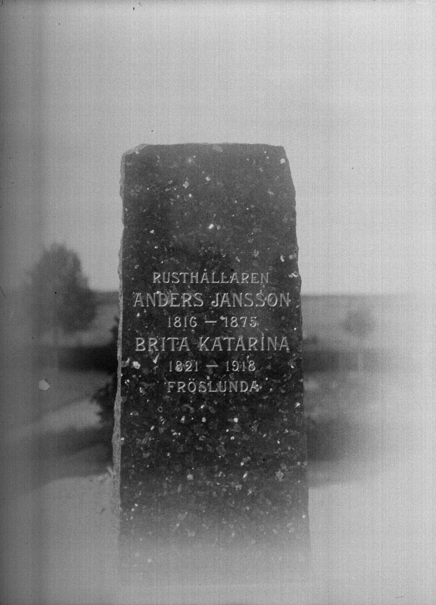 Gravsten på gamla området vid Altuna kyrkogård, Uppland