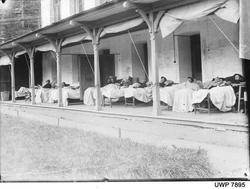 Pasienter i liggestoler, Lyster sanatorium