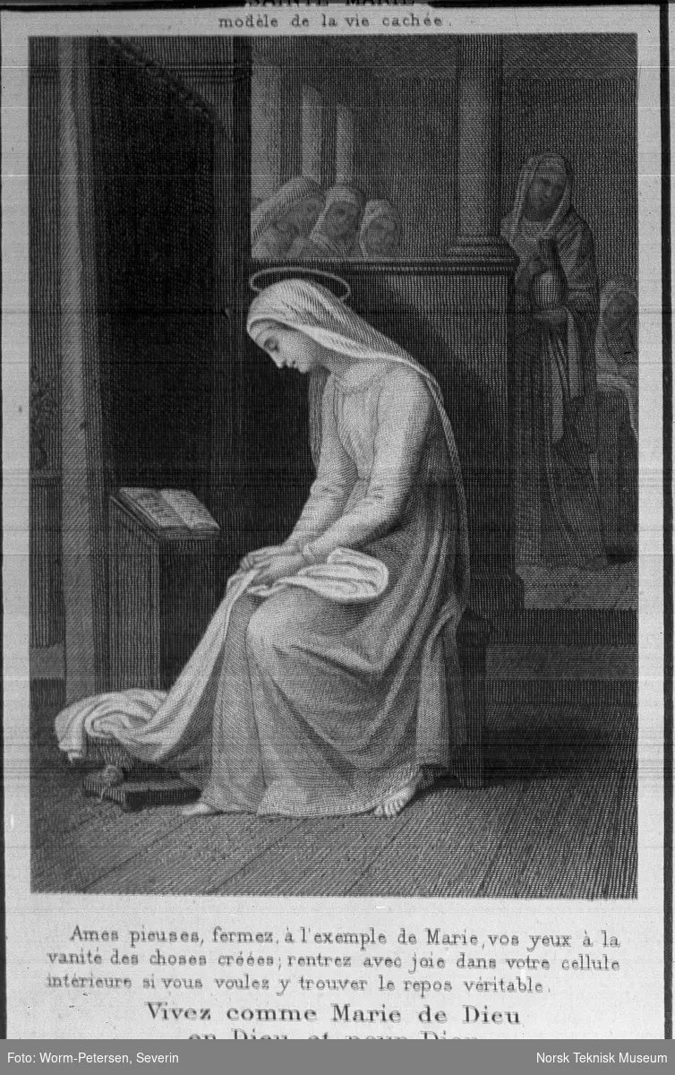 Maria i bønn. Avfotograferinger av bibelske motiver fra trykk med fransk bildetekst.
