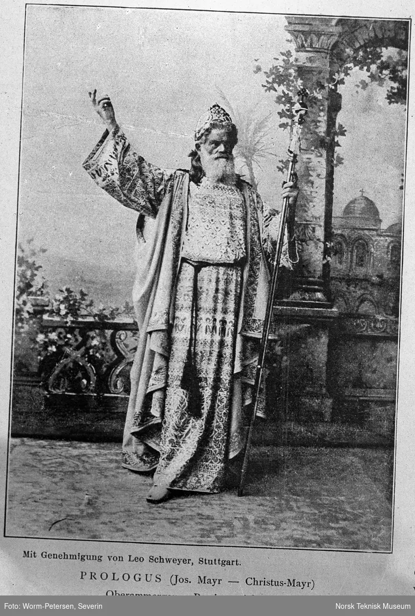 Skuespilleren Johs. Mayr som fremstilte Prologus  i pasjonsspillet, 1900