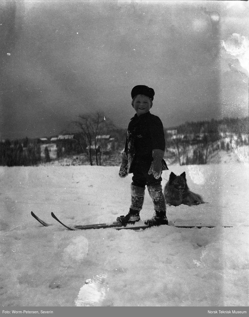Portrett av gutt på ski. Antagelig sønn av Carsten E. Borchgrevink, Ridley Borchgrevink f. 1897.