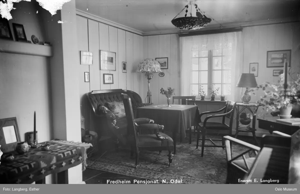 Fredheim pensjonat, interiør, salong, piano