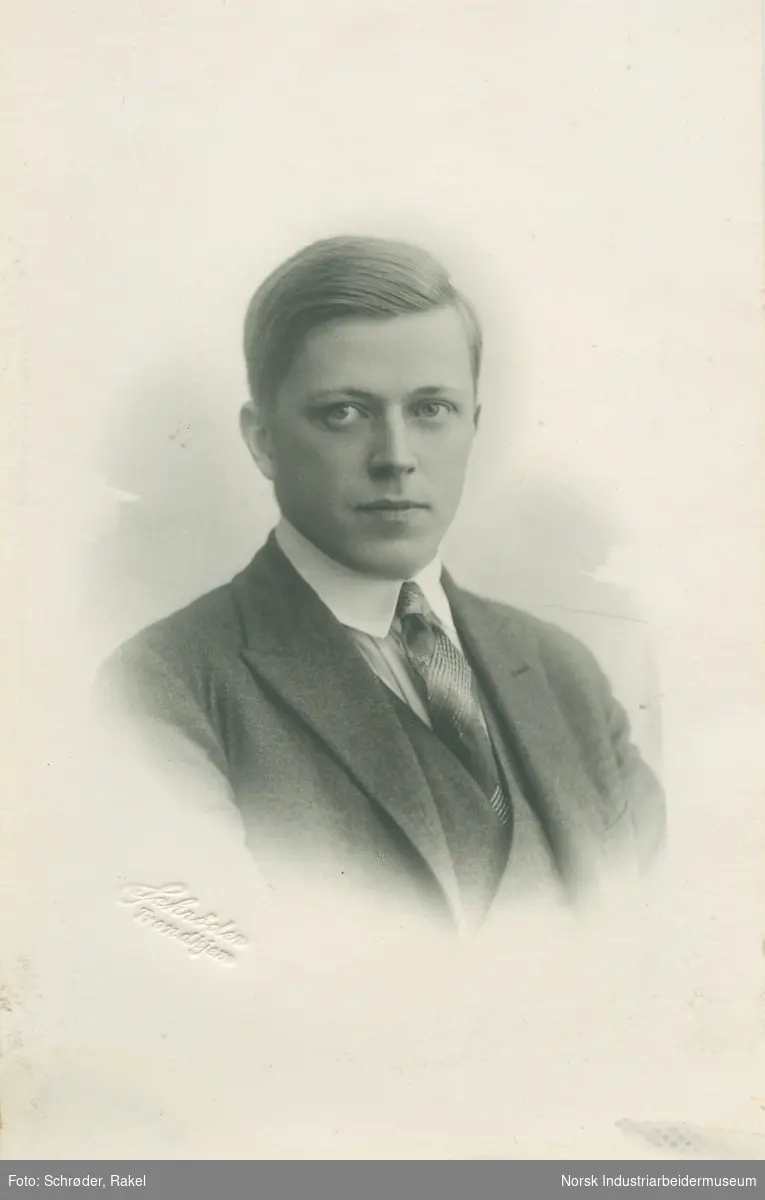 Tronstad, Leif (1903 - 1945)