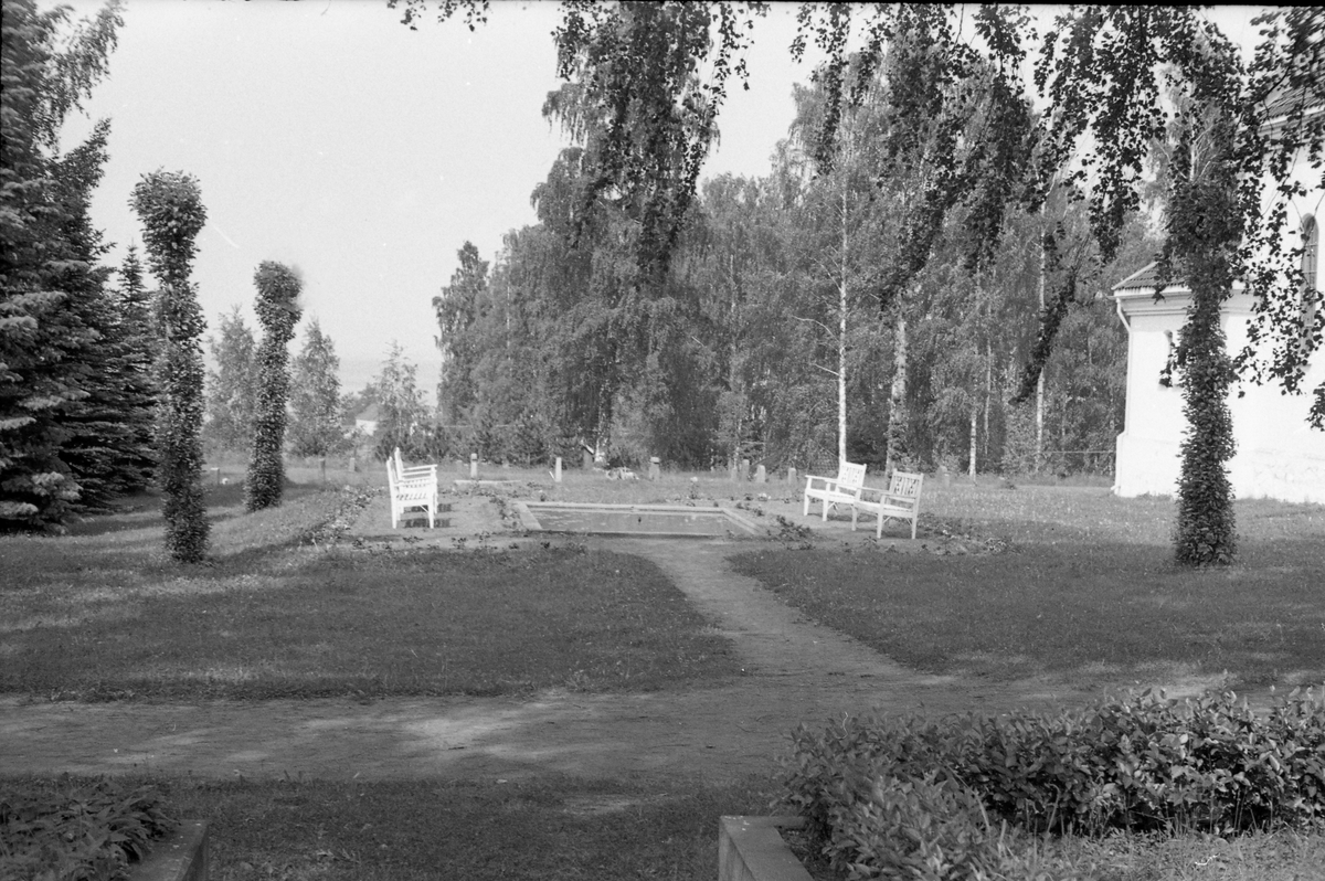 Totenviken kirke, fem bilder fra juni 1954.