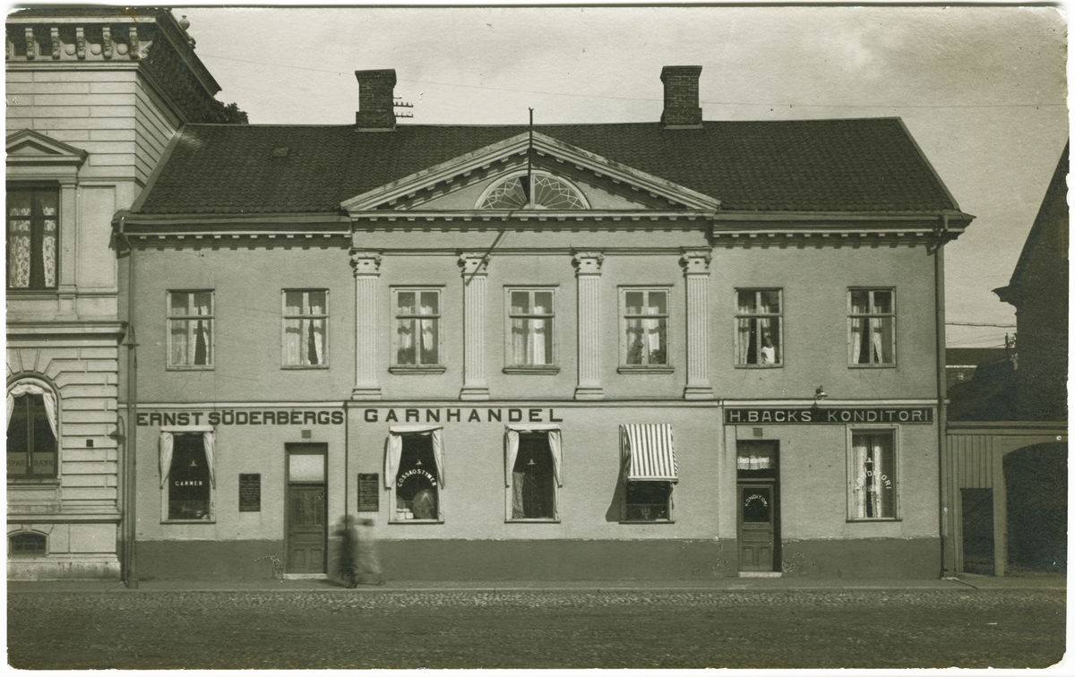 Vänersborg. Drottninggatan 12