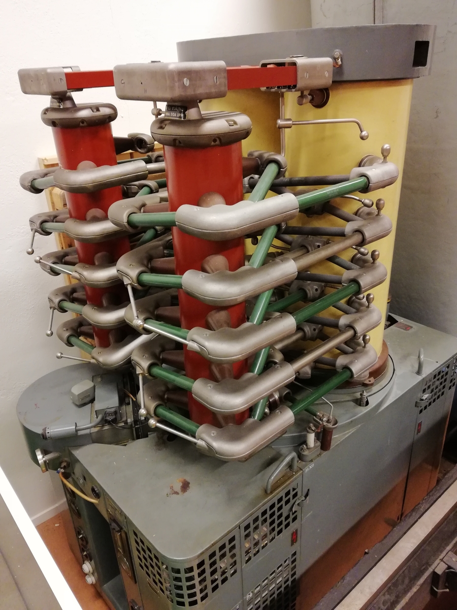 Jonventil för likströmsöverföring. 50 kV, 200 A. Använd för likriktning av växelström och växelriktning av likström.