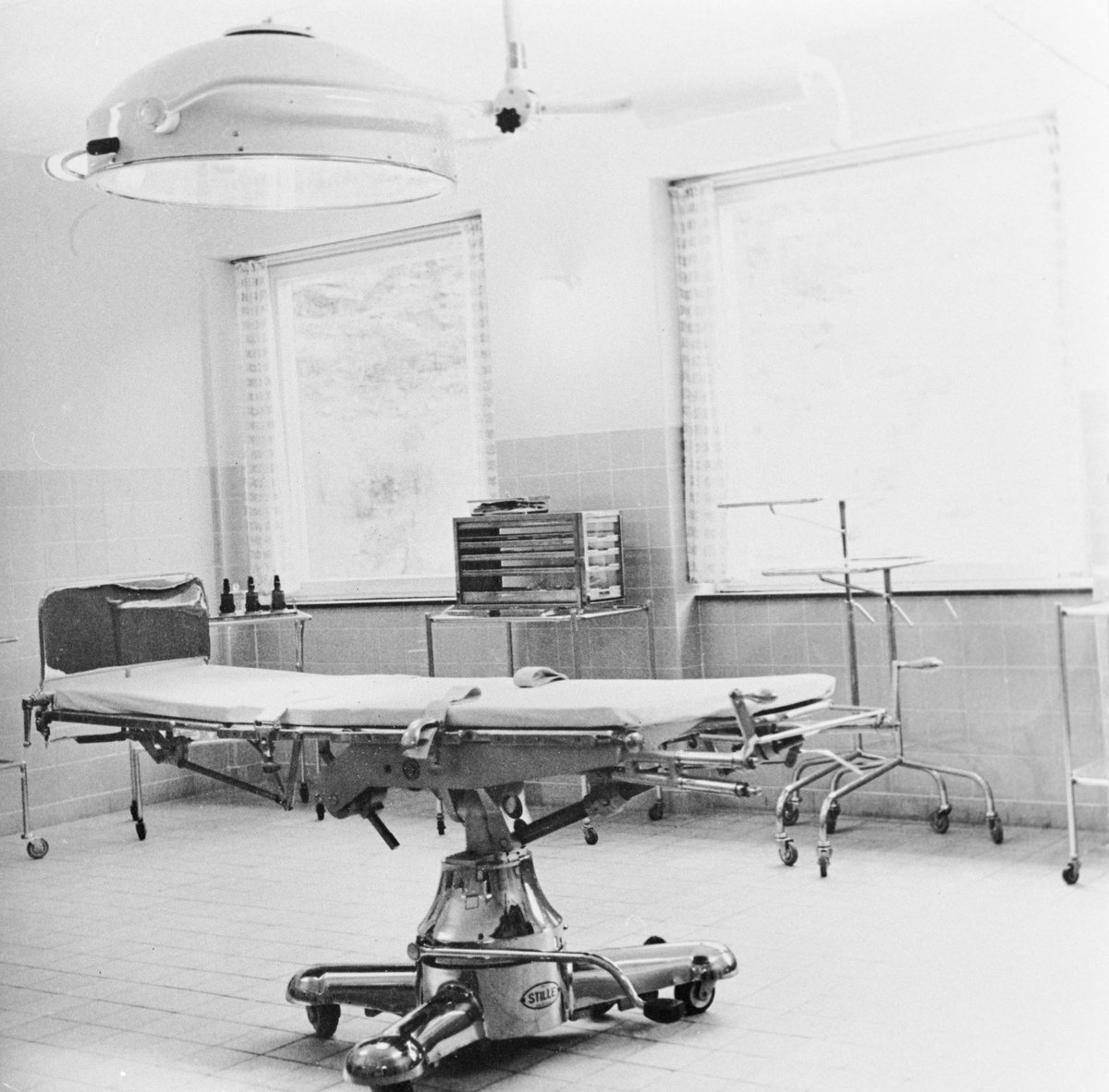 Operasjonssalen på nye Odda sjukehus i 1957.
