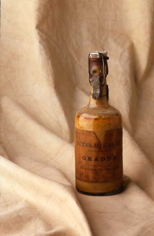 Föremål från Andréexpeditionen: en flaska med grädde.