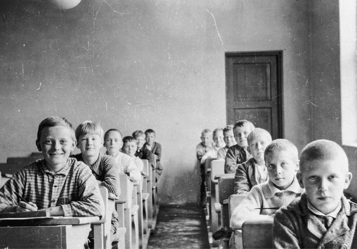 5. klasse på Tyssedal barneskole i 1928-29.