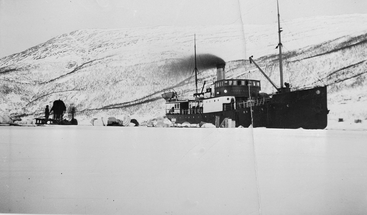 D/S Sivert Nielsen i isen i Beiarnfjorden (kopi)