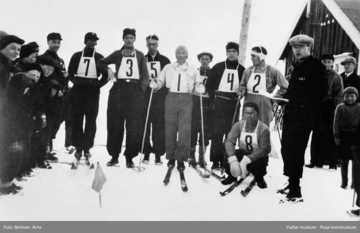 Skirenn I Vadsø Ca 1930-årene Ved Det Gamle Skytterhuset Ved Hansens 