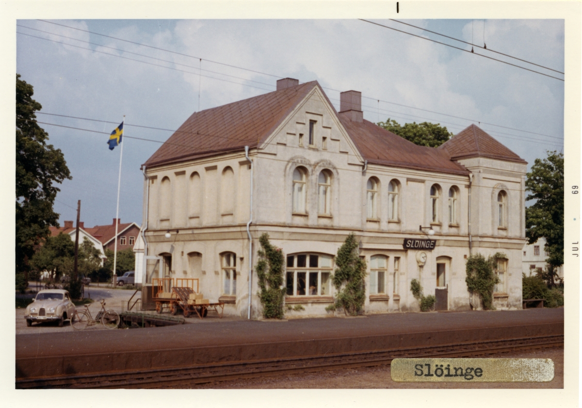 Slopad som linjeplats 1994-10-29 i samband med linjeomläggningen Heberg - Öringe. Stationen byggdes 1886.