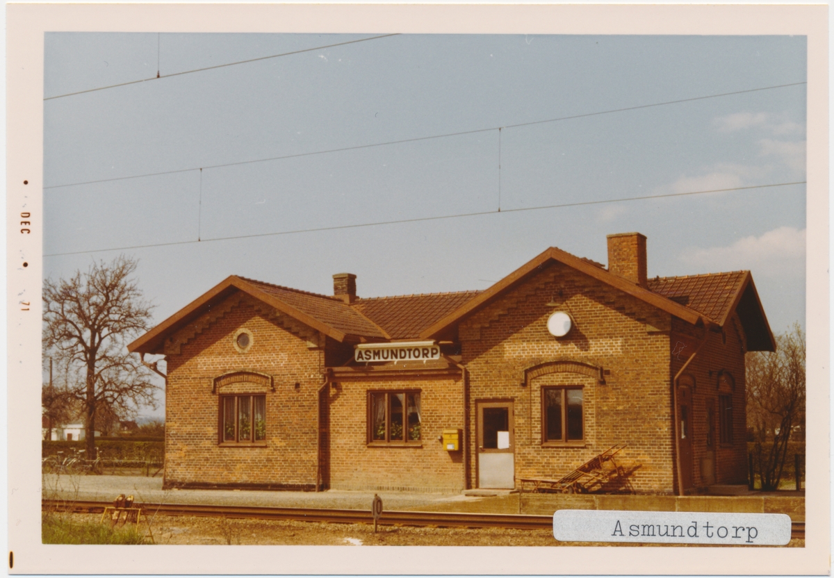 Asmundtorp station.