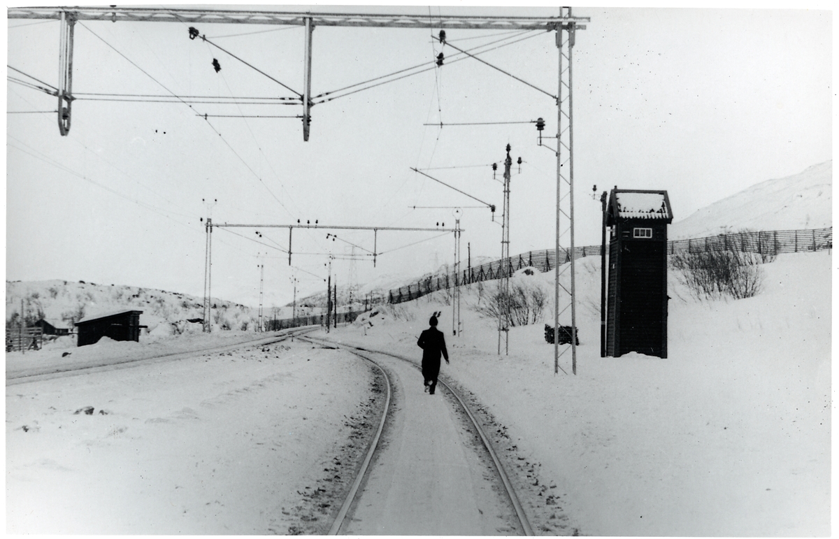 Kopparåsen stationsområde med snögalleri.