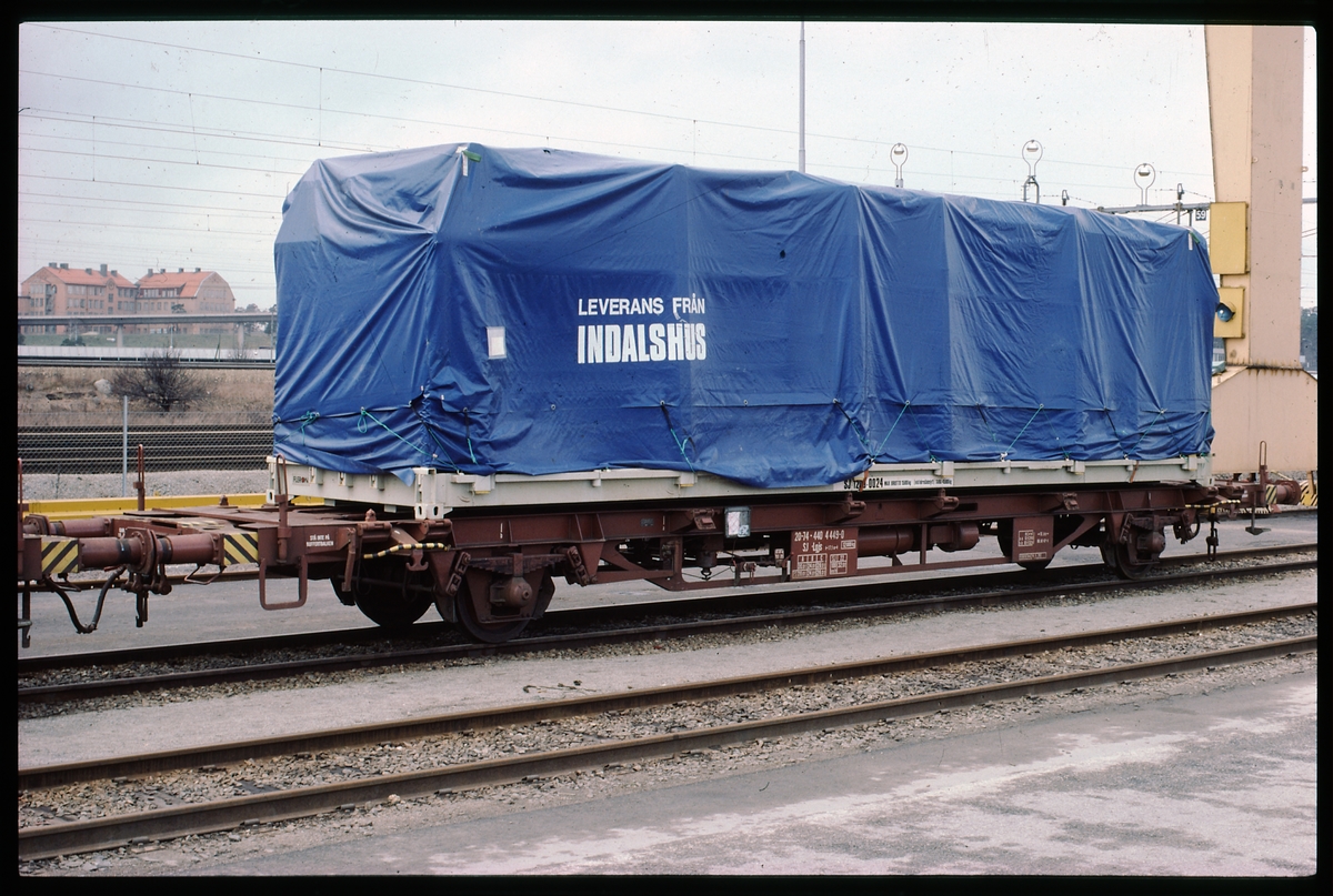 Lastväxlarflak på godsvagn SJ Lgjs 20-74-440 4 449-0. Statens Järnvägar.