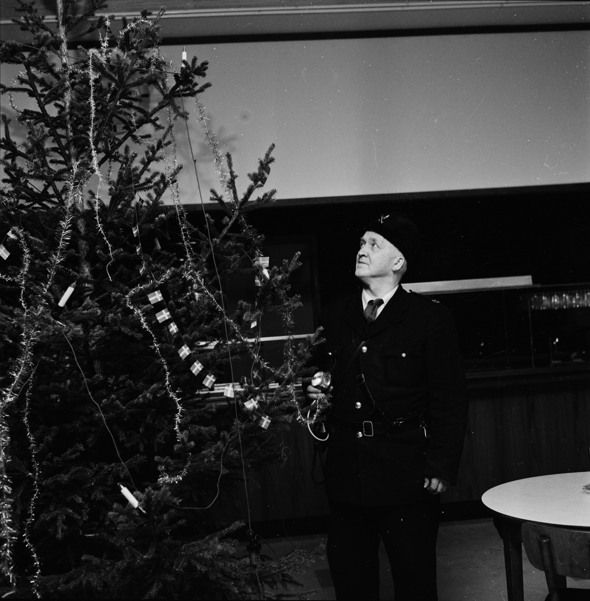 "Jul på polisstationen", Uppsala 1960 Upplandsmuseet / DigitaltMuseum