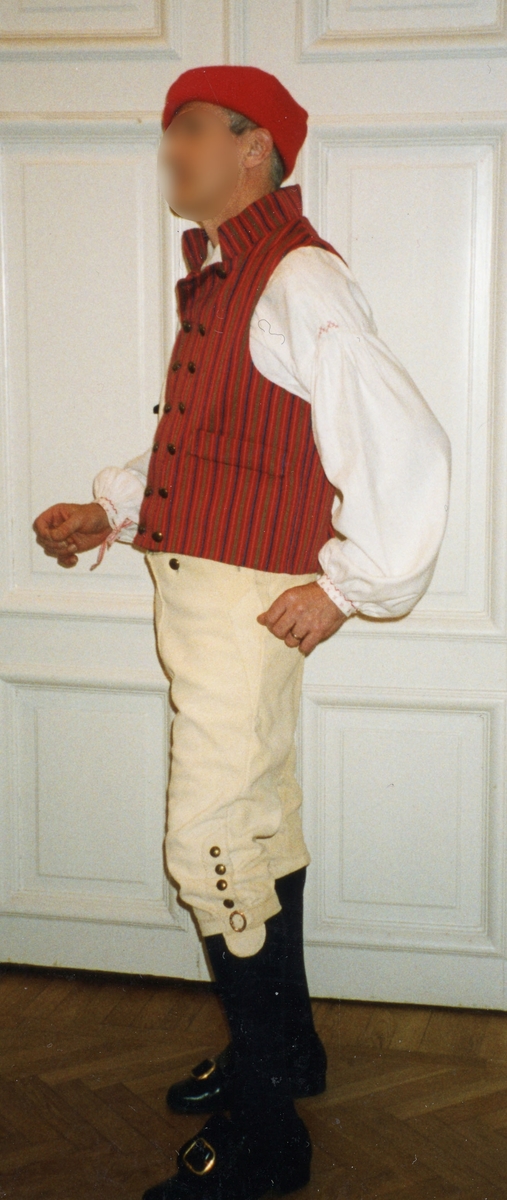 Folkdräkt från Getinge , Halland