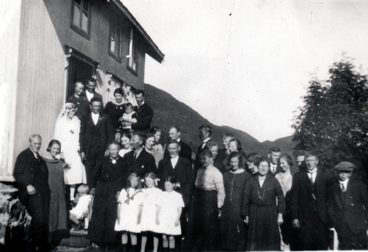 Bryllupet til Sigrun og Konrad Stangnes på Forså, Dyrøy1926
