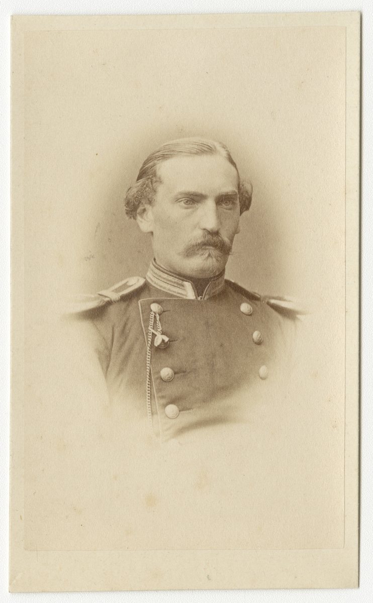 Porträtt av Carl Wilhelm Ehrenfrid Wollert, officer vid Västmanlands regemente I 18.

Se även bild AMA.0002364.