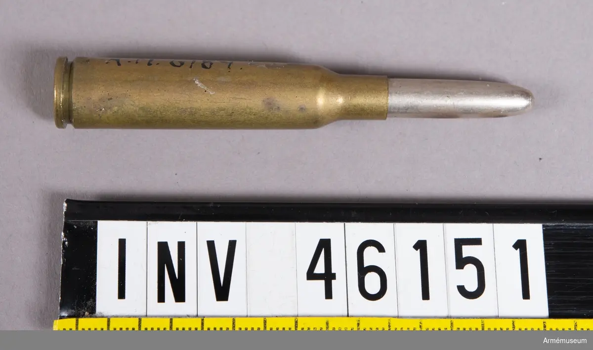 Grupp E V.
6,5 mm skarp patron m/1894 till 6,5 mm gevär m/1896 och 6,5 mm karbin m/1896 och m/1894-96.