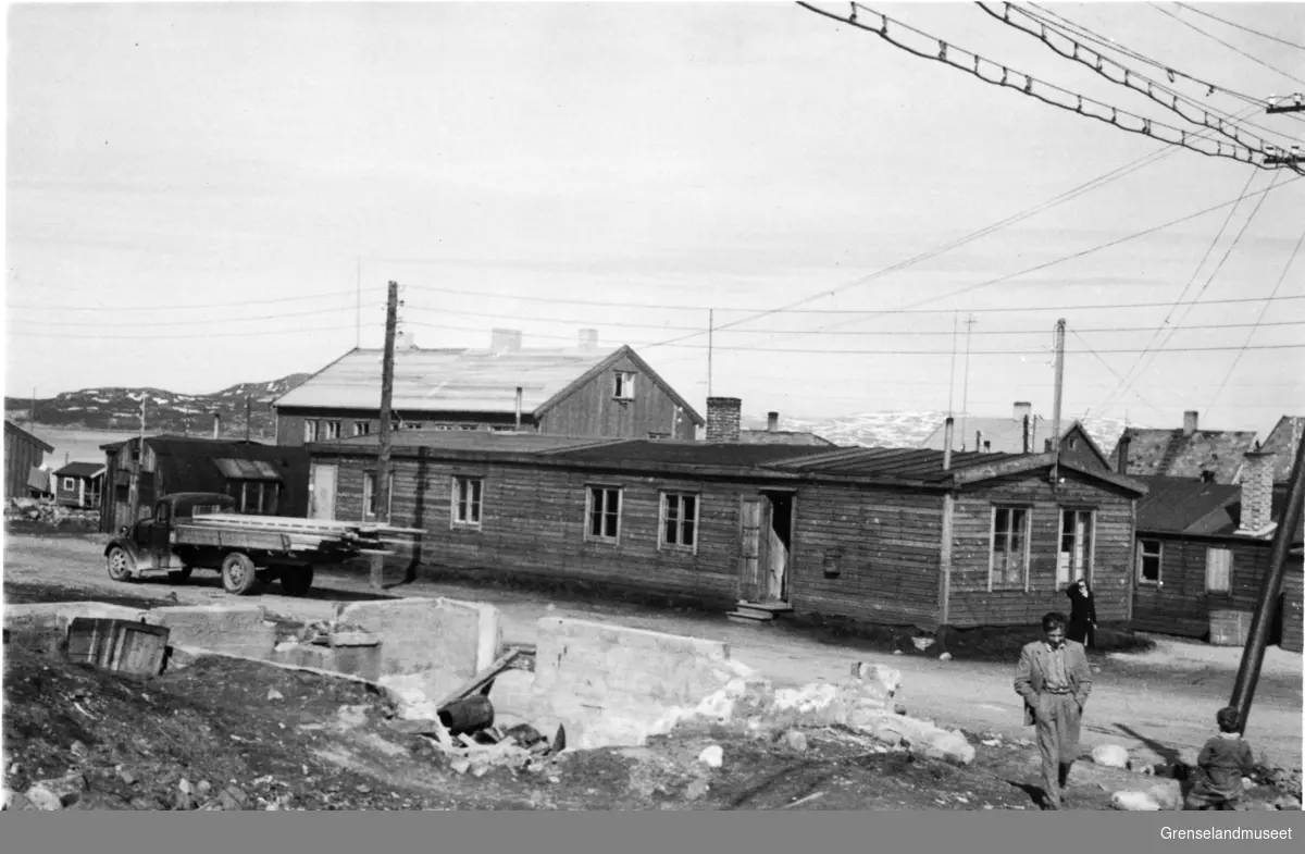 Kirkenes april 1948.
Sør-Varanger forsyningsemnds kontorer på Haganes
