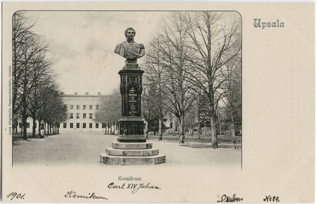 Vykort - Carolinaparken, Kemikum och Karl XIV Johans byst, Uppsala 1901