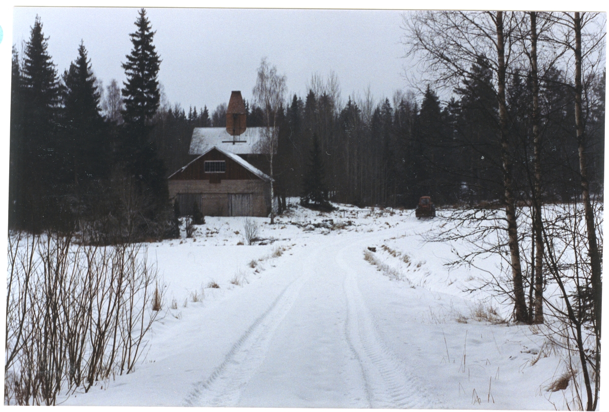 Huddunge sn, Rönnviken.
Rönnvikens Kalkbruk. 1991.
