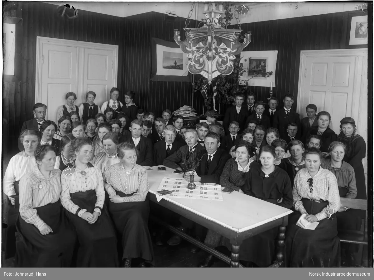 Sagavoll Ungdomskole 1917- 1918
Lørdagsmøte i hallen