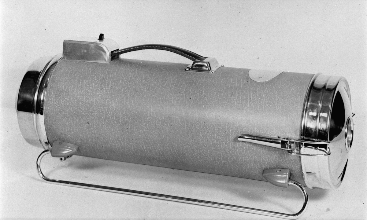 Dammsugare modell U 302. Införd i produktion 1944.