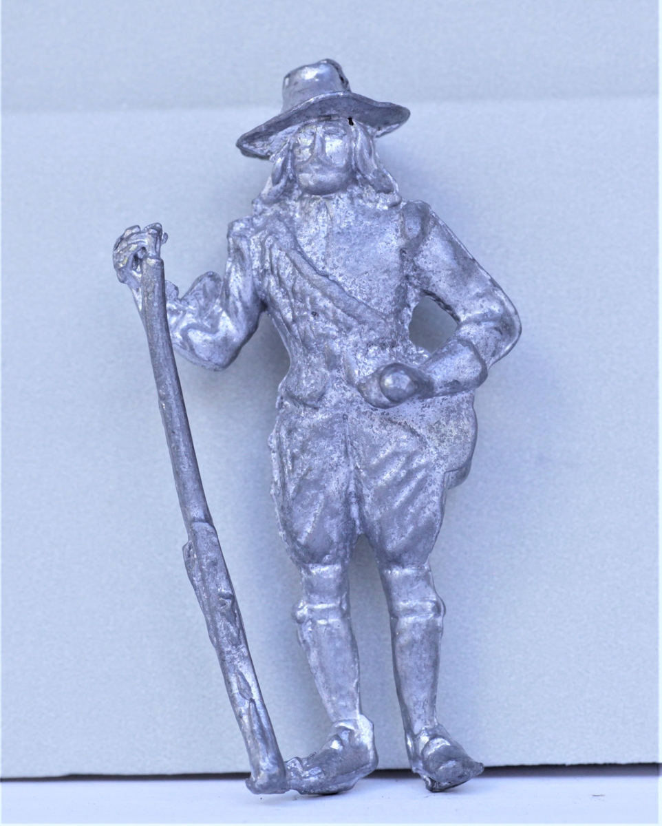 Modell av soldat i 1600-talls klær og utrustning