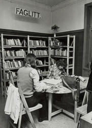 Kvinnehuset. Biblioteket. Desember 1978