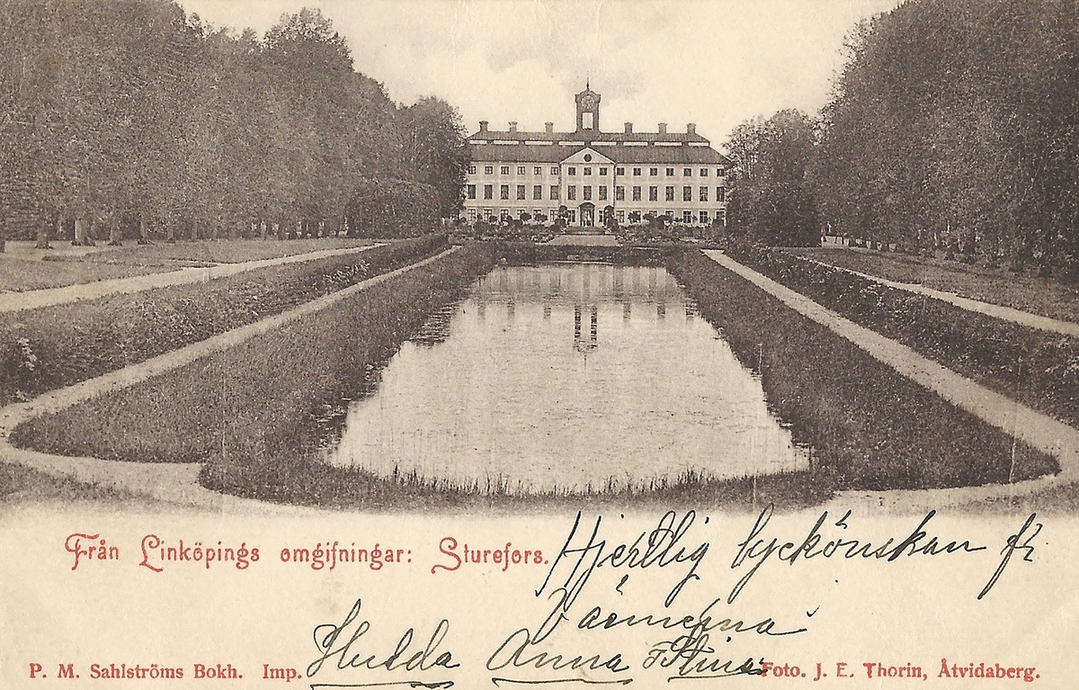 Vykort Bild på Sturefors slottspark.
Sturefors, slott, park, slottspark
Poststämplat ?
Foto J. F. Thorin Åtvidaberg