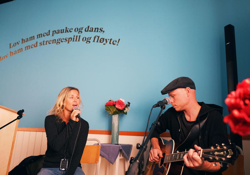 Christin Hoff og Sigmund Vegge spiller intimkonserter i utstillingen Soli Deo Gloria ca. kl. 17 og kl. 18. (Foto/Photo)