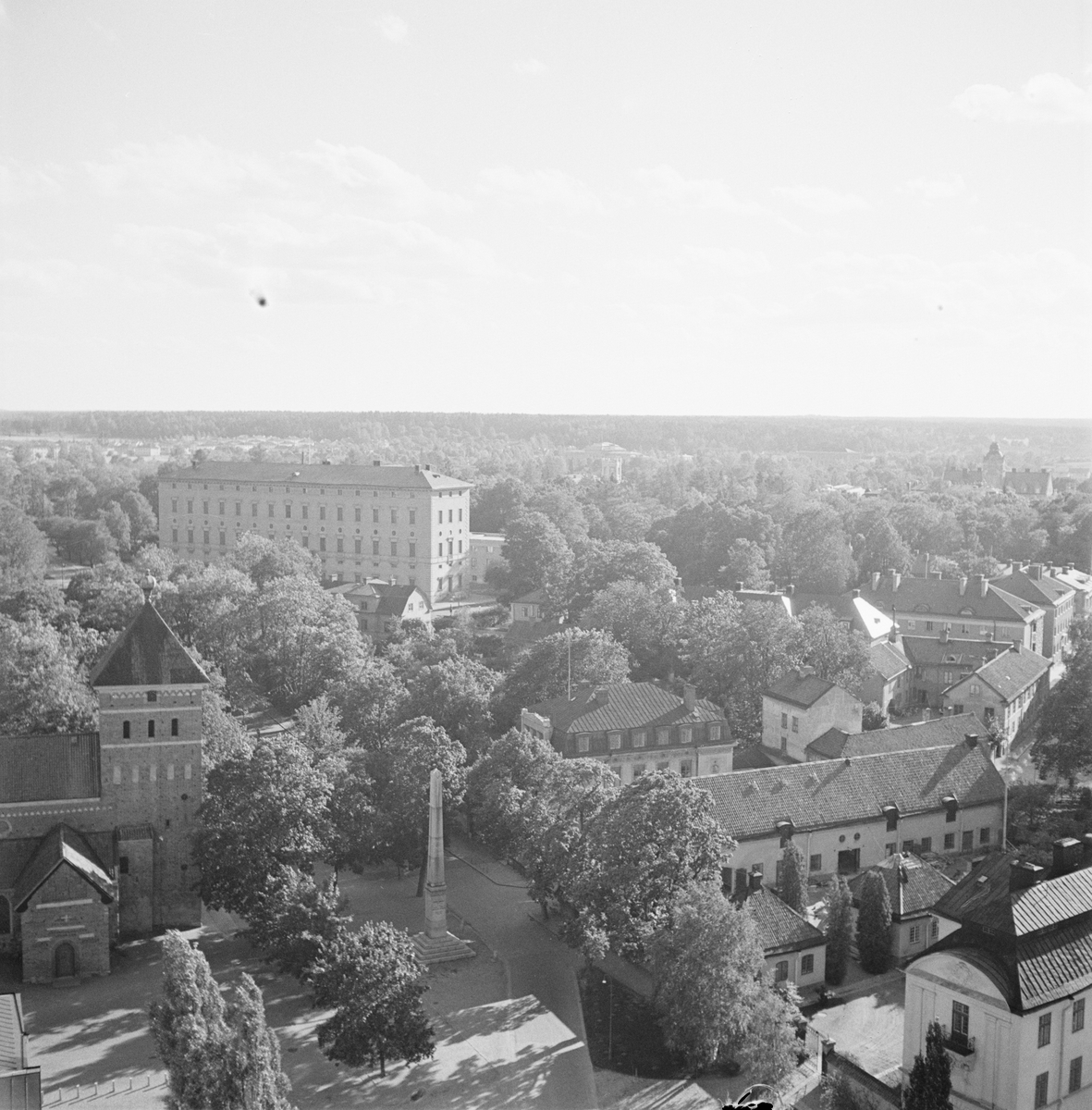 Vy över Odinslund från Uppsala domkyrka, Uppsala 1952