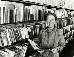 Bibliotekar Marit Olsen på Deichmanske biblioteket på Mangle